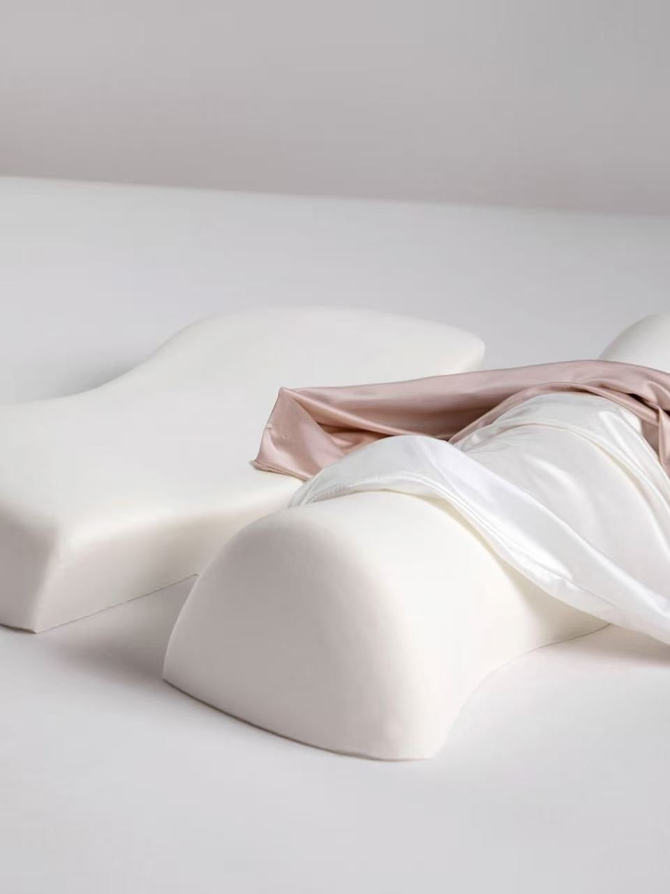 Align Duo Memory Foam Cervical Pillow original reference image 3