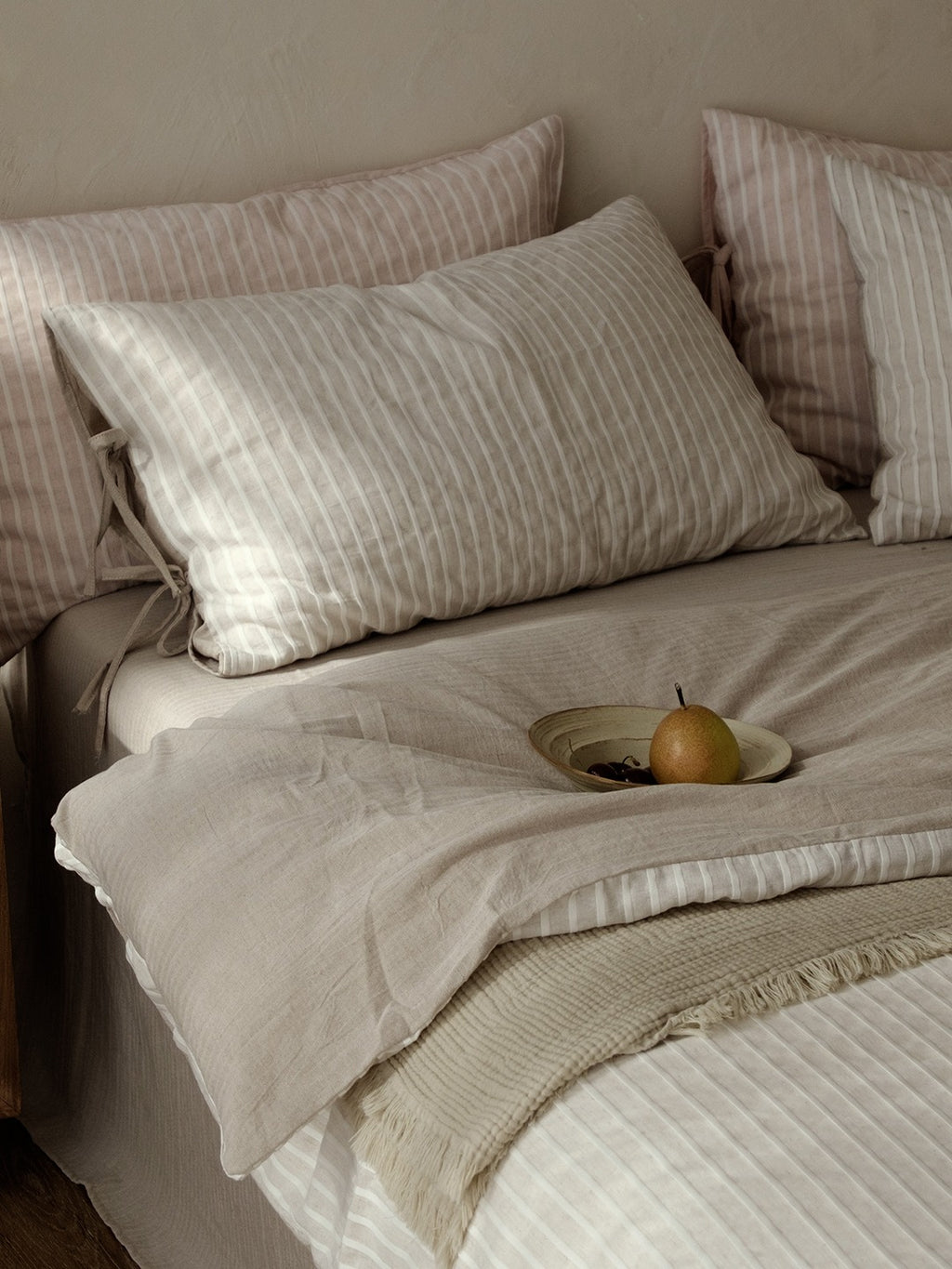 Atelier Pleat Jacquard Linen Cotton Duvet Cover original reference image 3