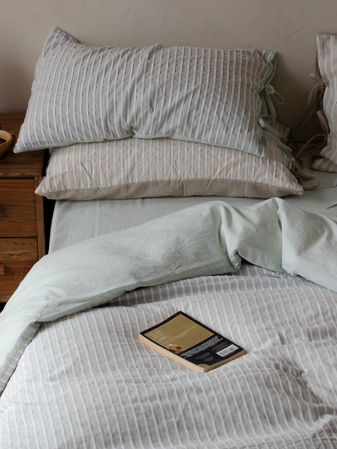 Atelier Pleat Jacquard Linen Cotton Duvet Cover original reference image 10