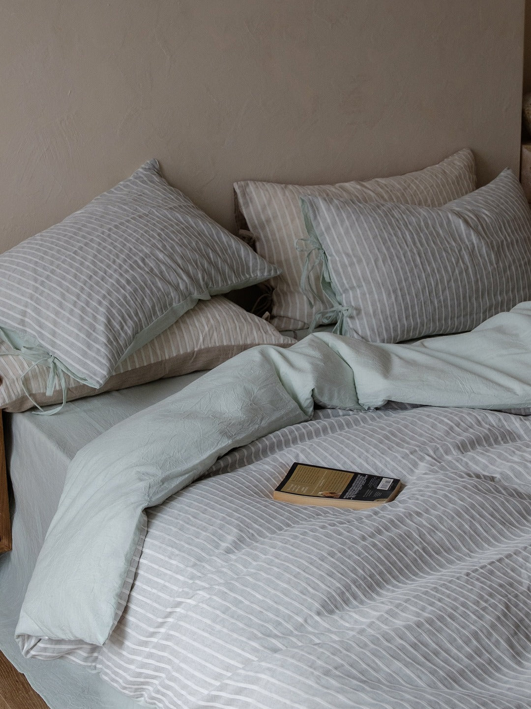 Atelier Pleat Jacquard Linen Cotton Duvet Cover original reference image 11