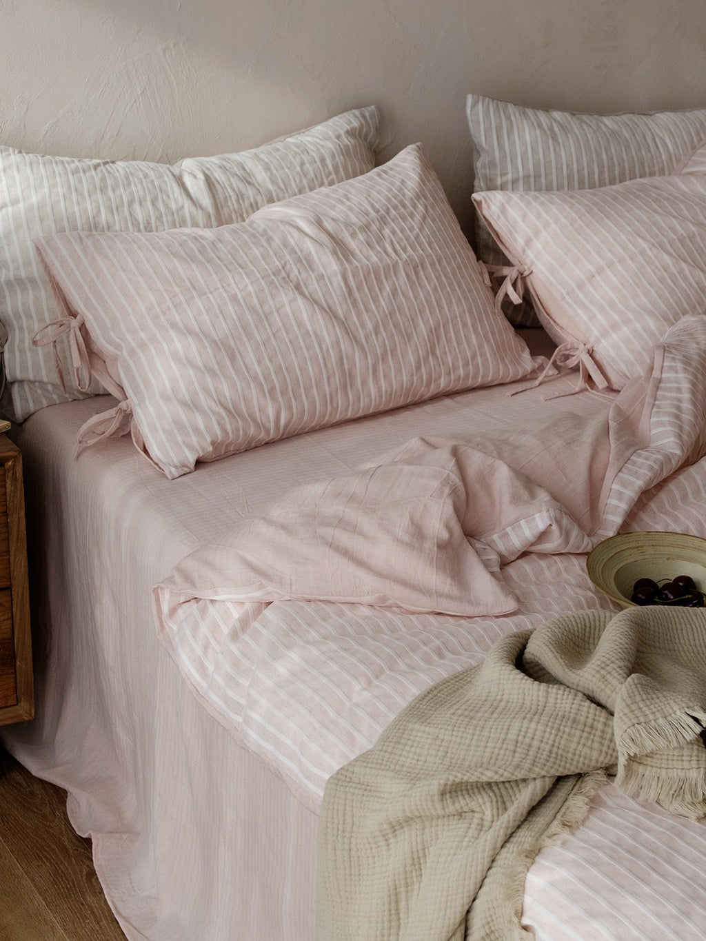 Atelier Pleat Jacquard Linen Cotton Duvet Cover original reference image 18