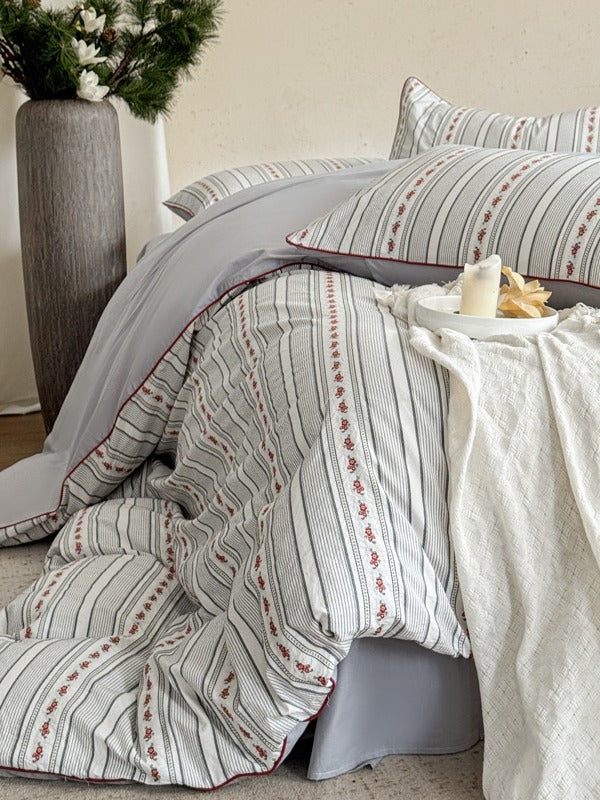 Bloomfield Cotton Clip Jacquard Duvet Cover original reference image 2