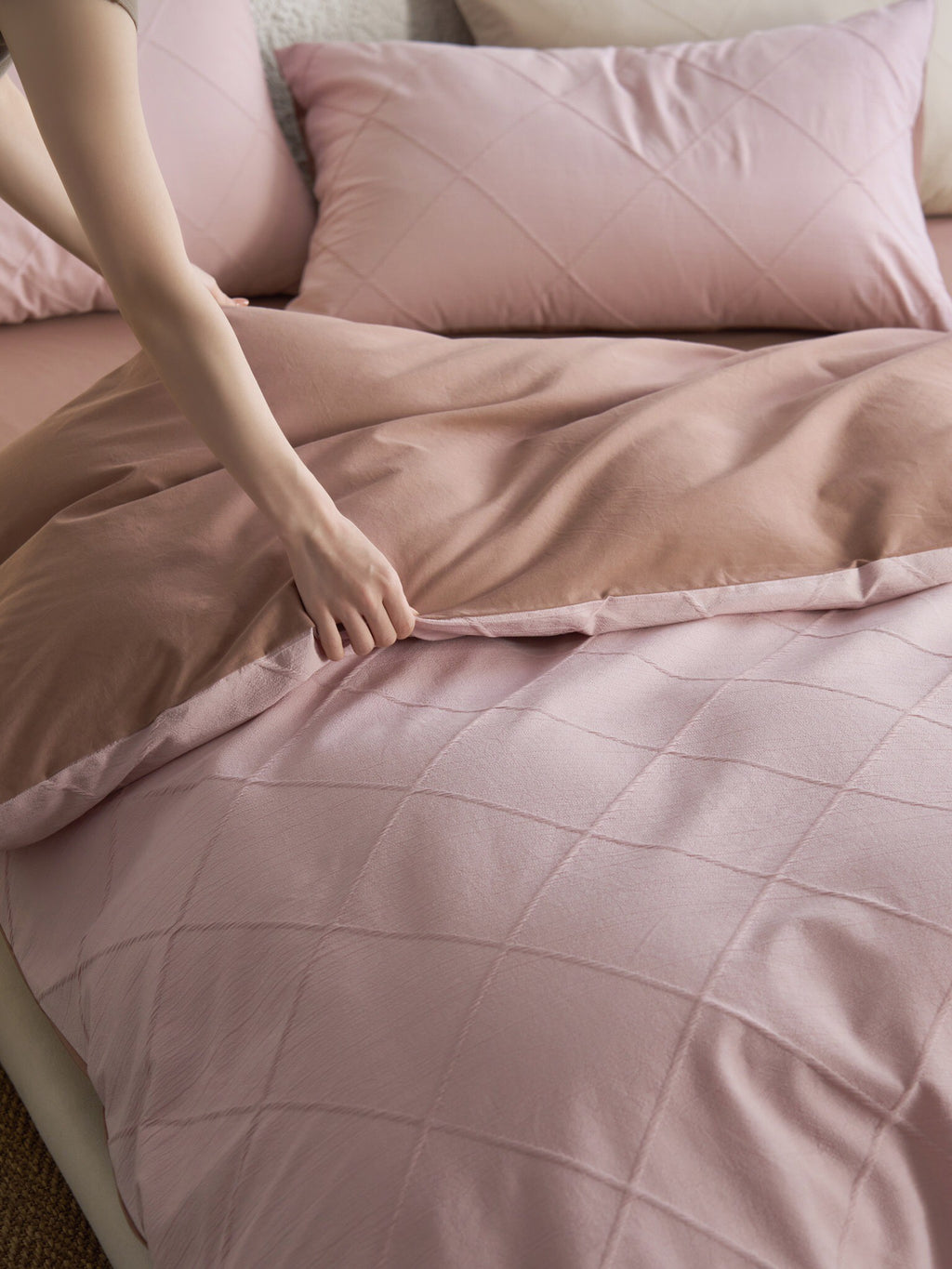 Blush Haven Cotton Jacquard Duvet Cover original reference image 4