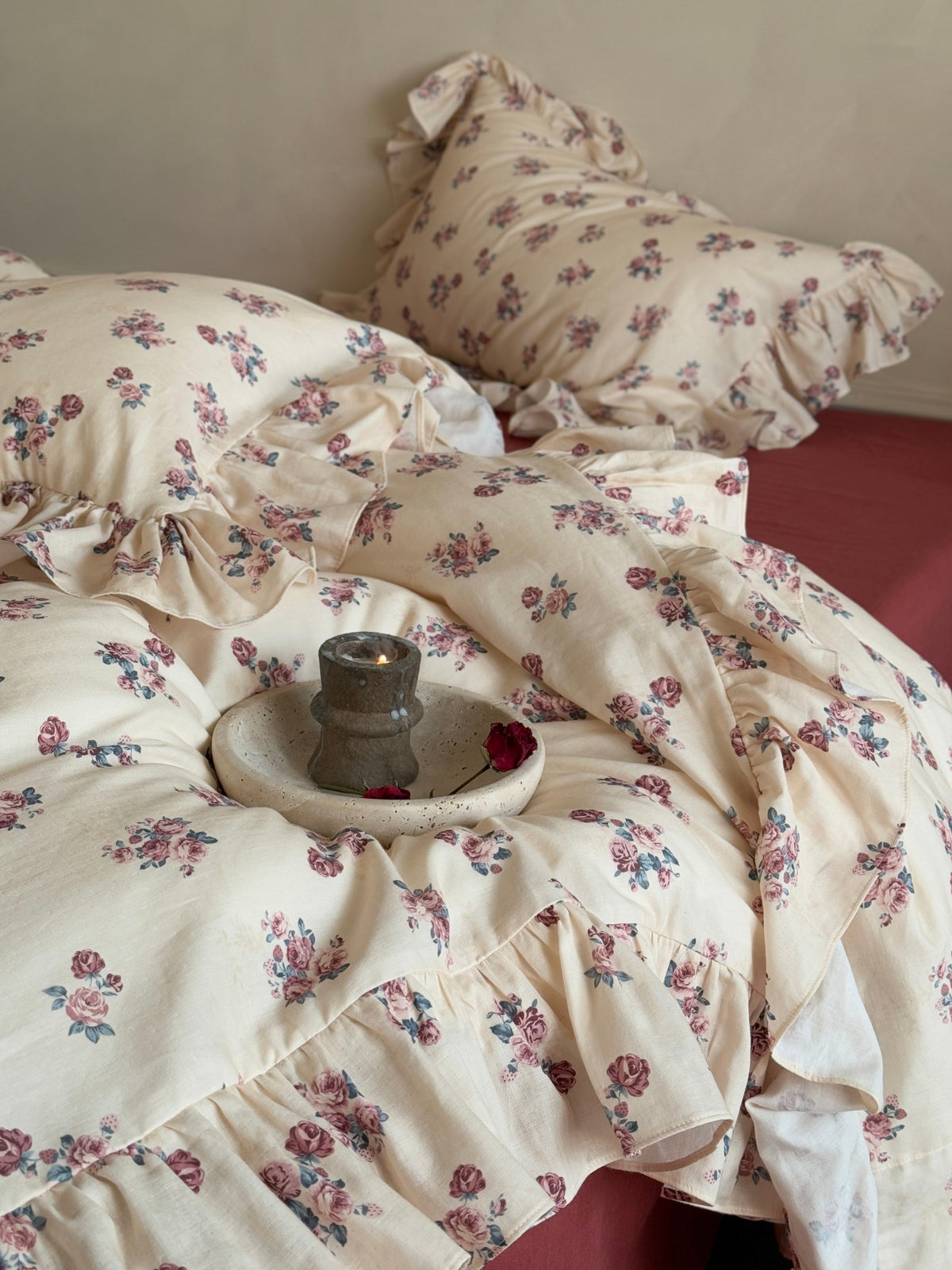 Burgundy Rose Bouquet Ruffle Cotton Muslin Duvet Cover original reference image 3