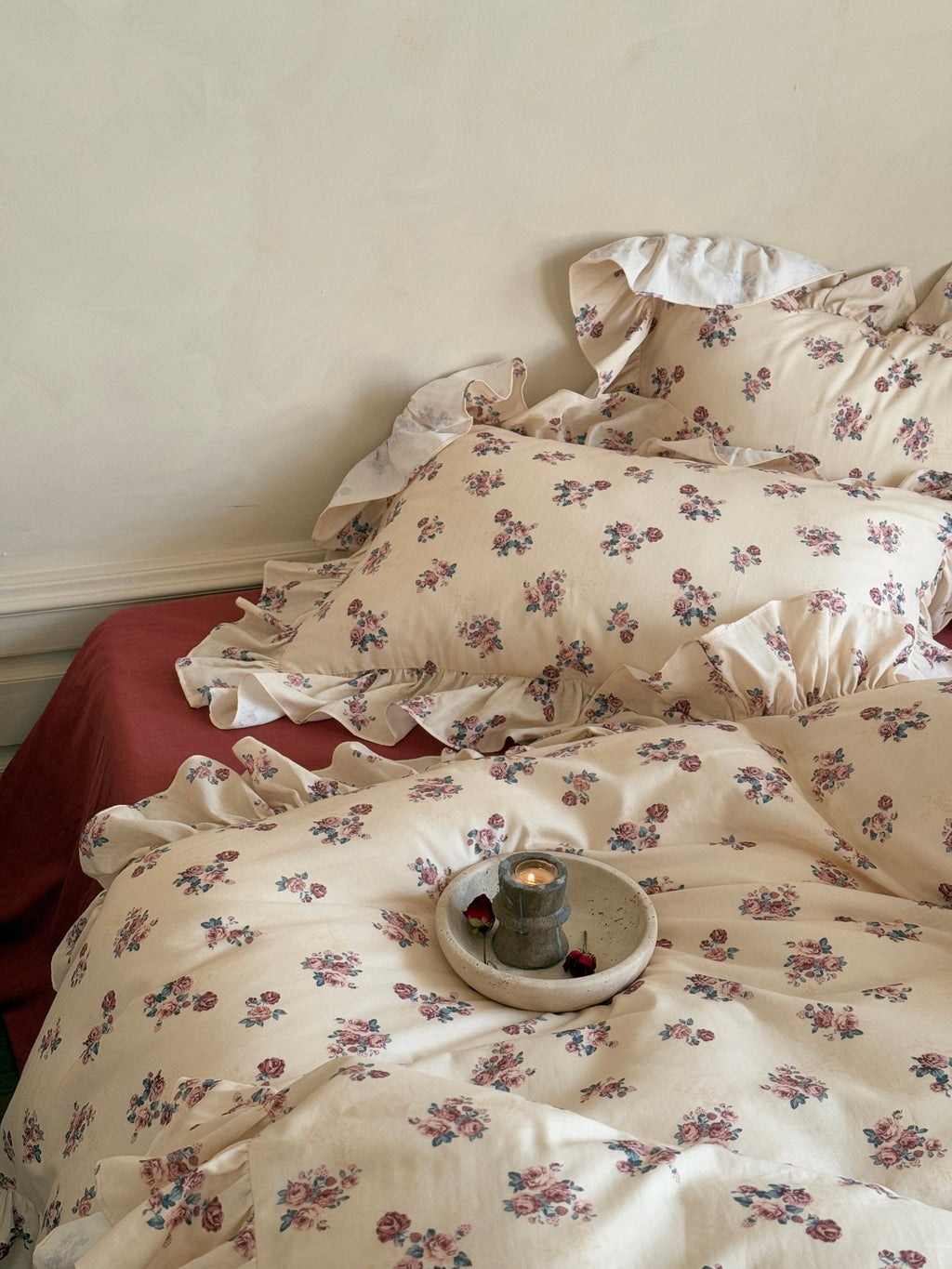 Burgundy Rose Bouquet Ruffle Cotton Muslin Duvet Cover original reference image 5