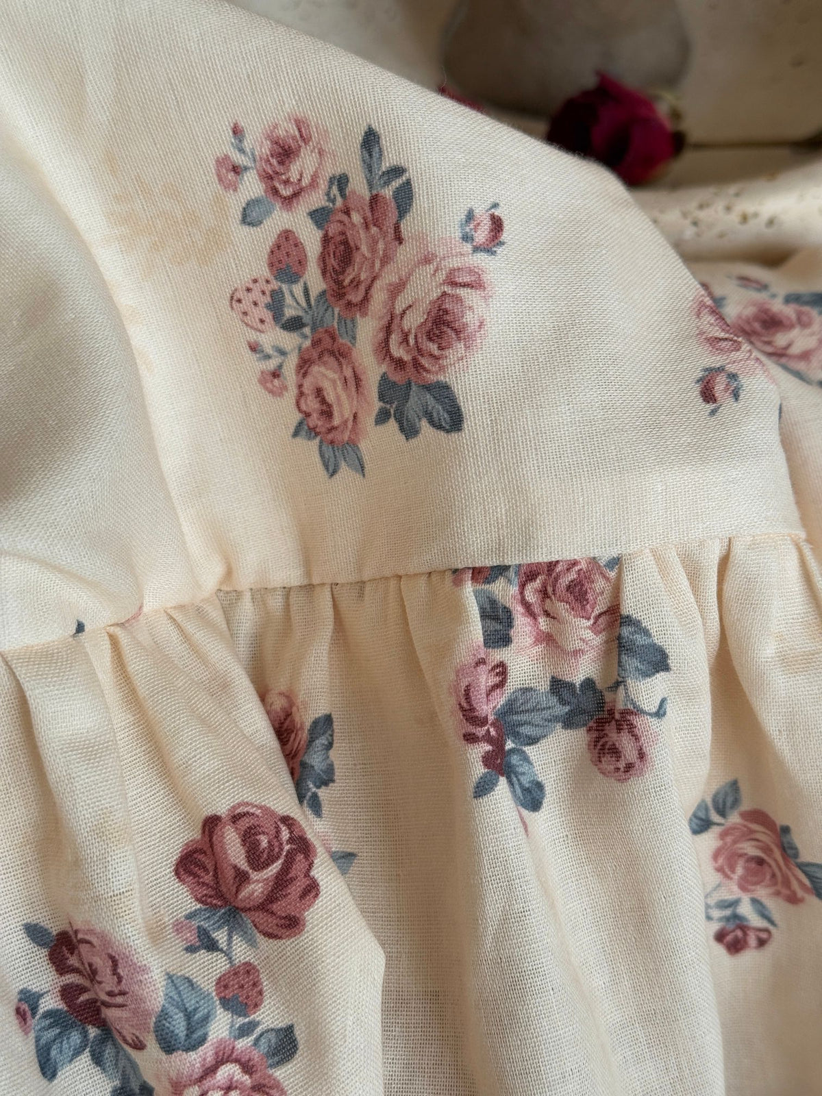Burgundy Rose Bouquet Ruffle Cotton Muslin Duvet Cover original reference image 10