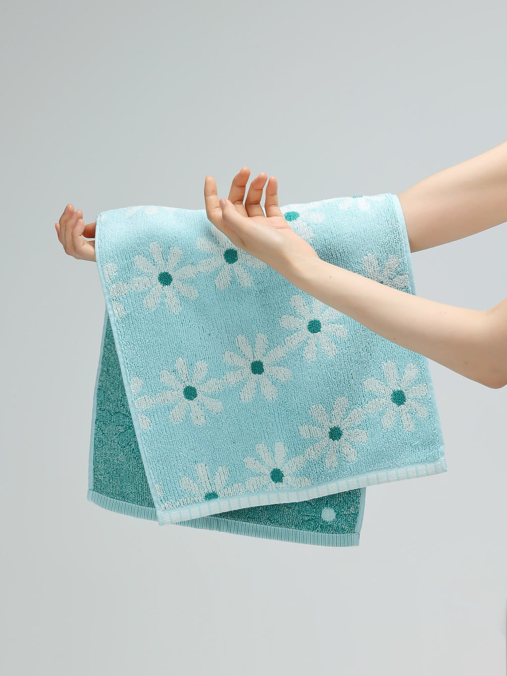 Daisy Jacquard Cotton Bath Towel original reference image 4