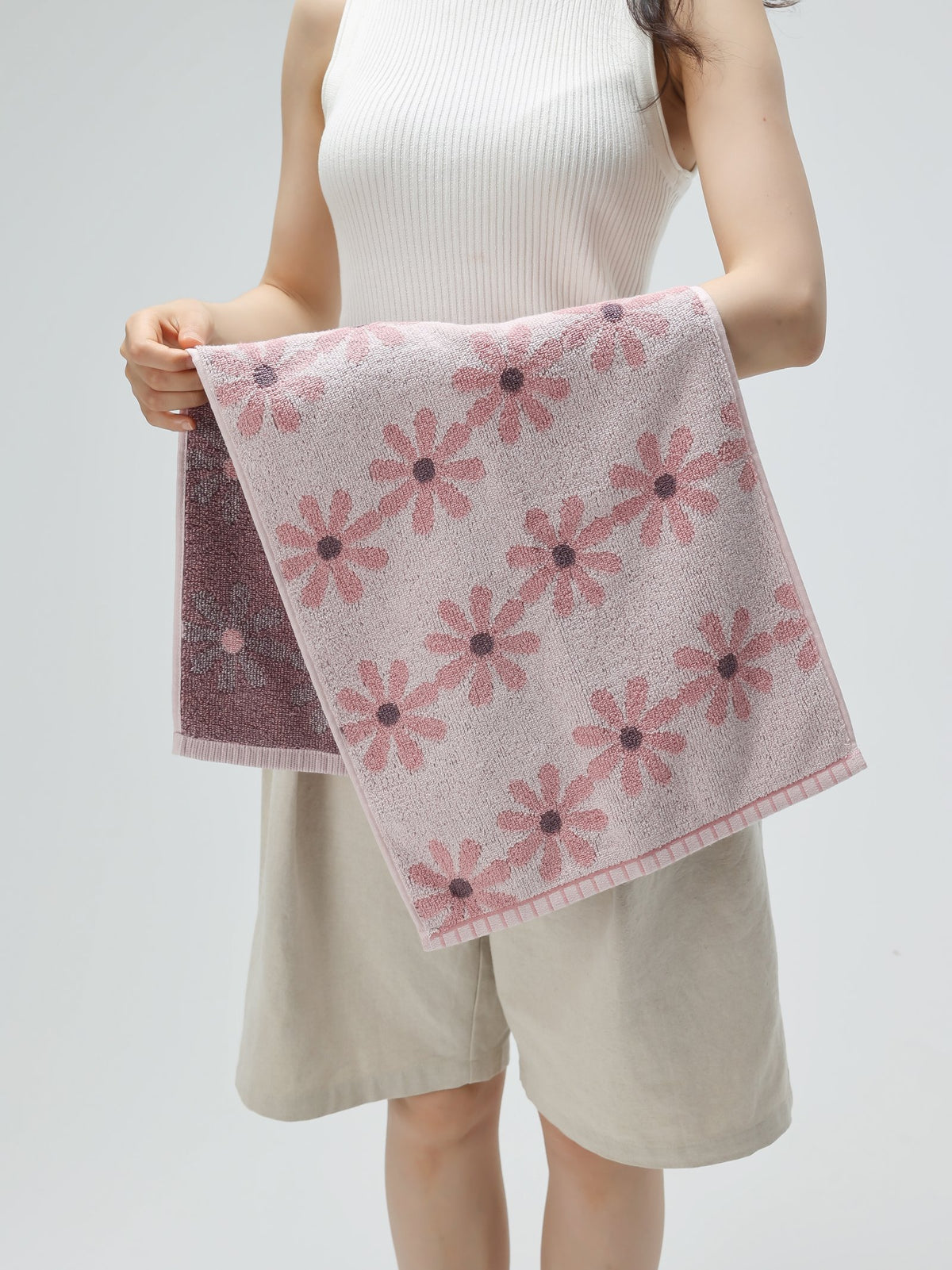 Daisy Jacquard Cotton Bath Towel original reference image 8