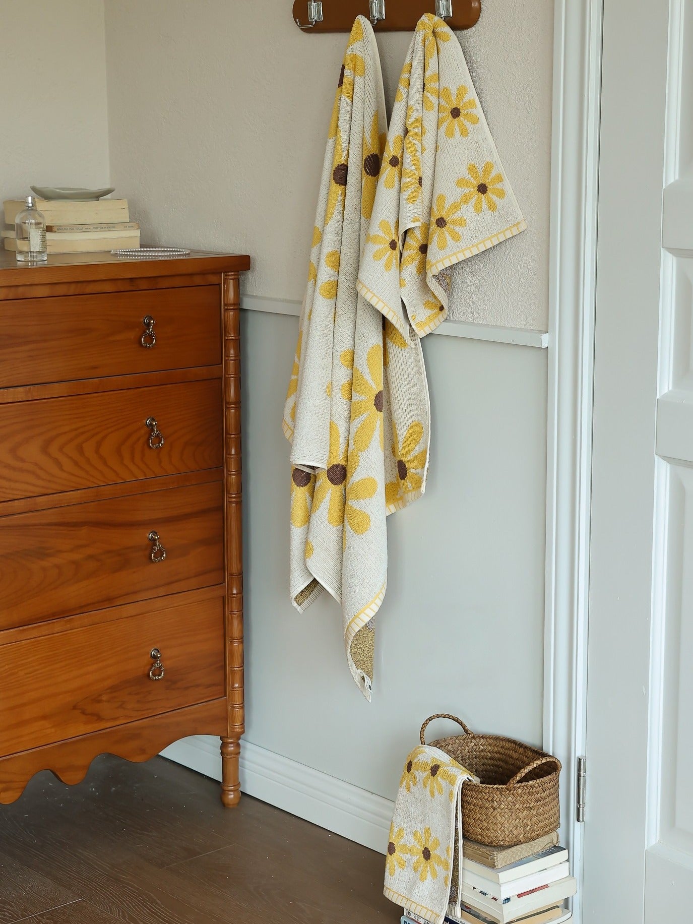 Daisy Jacquard Cotton Bath Towel original reference image 14