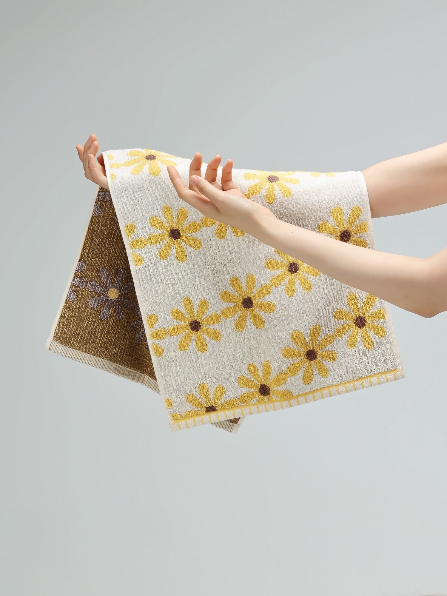 Daisy Jacquard Cotton Bath Towel original reference image 15