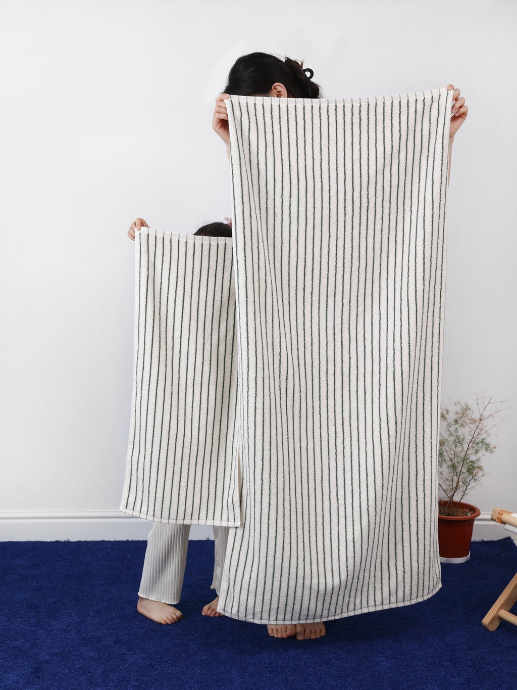 Fine Line Stripe Cotton Bath Towel original reference image 3