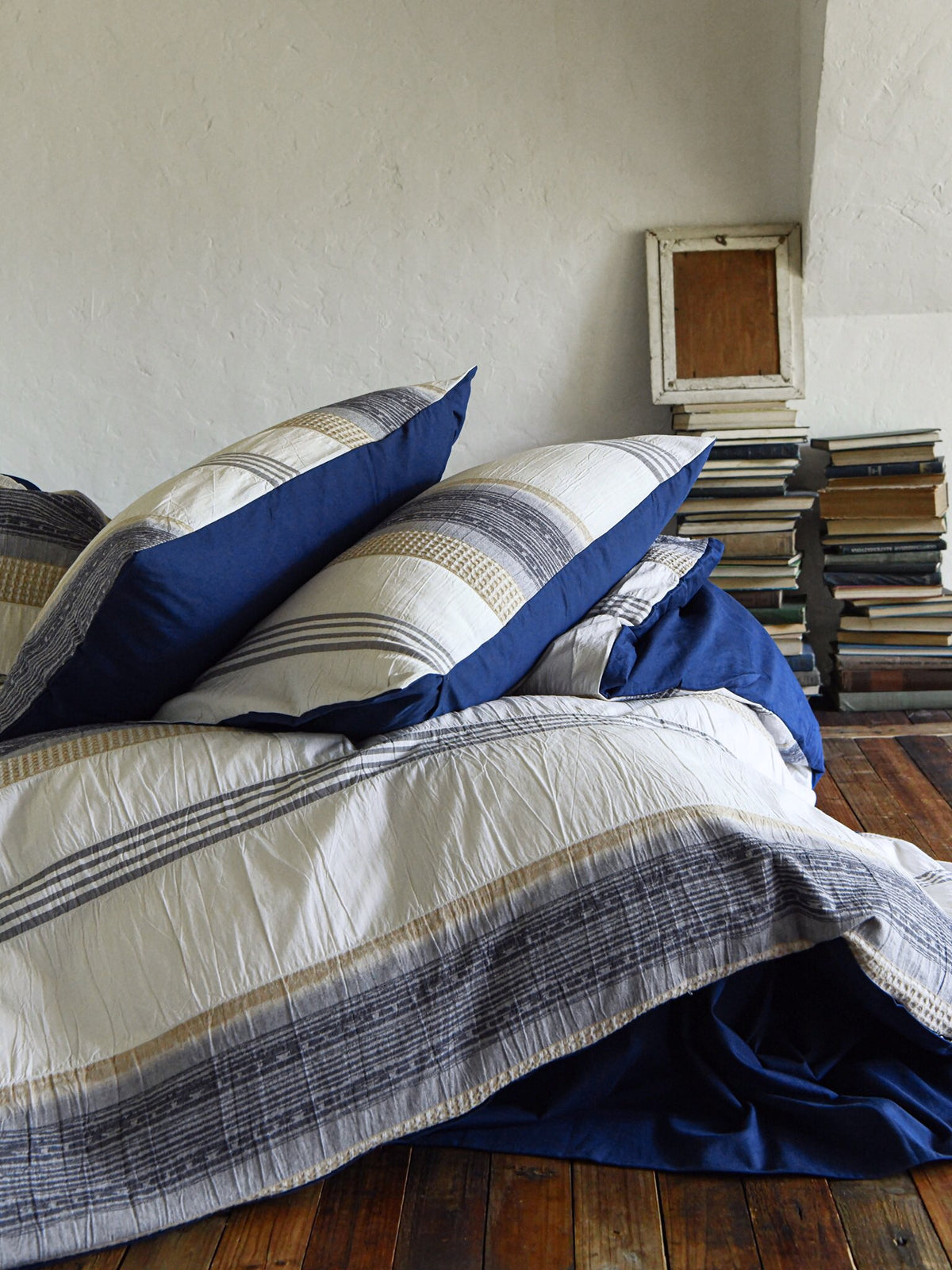 Indigo Heritage Stripe Jacquard Cotton Duvet Cover original reference image 4