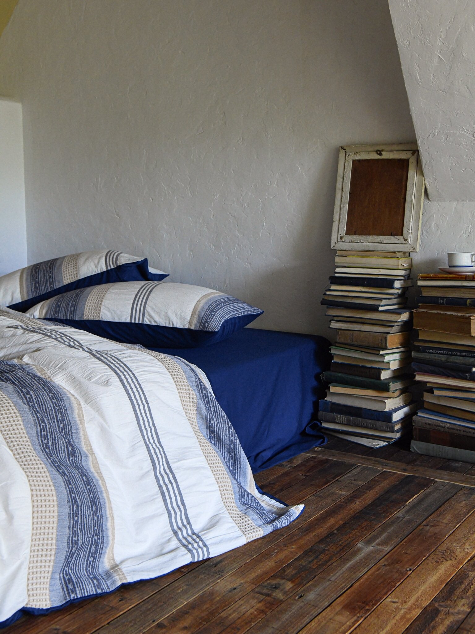 Indigo Heritage Stripe Jacquard Cotton Duvet Cover original reference image 9