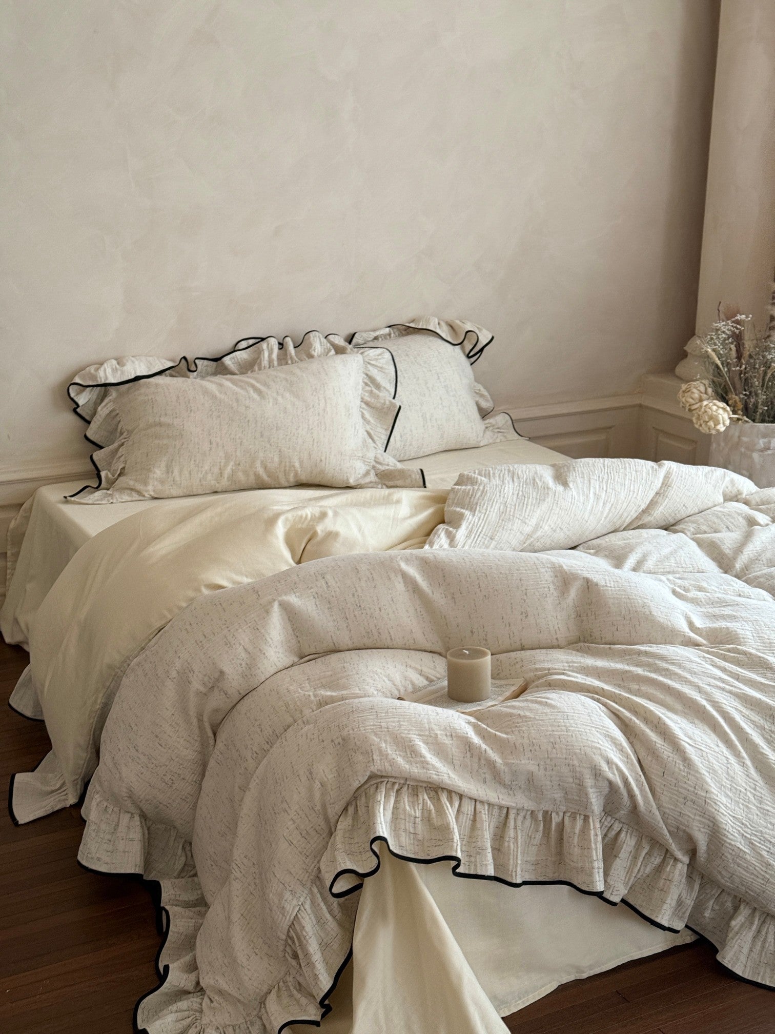 Ivory Black Piped Ruffle Cotton Muslin Duvet Cover original reference image 1