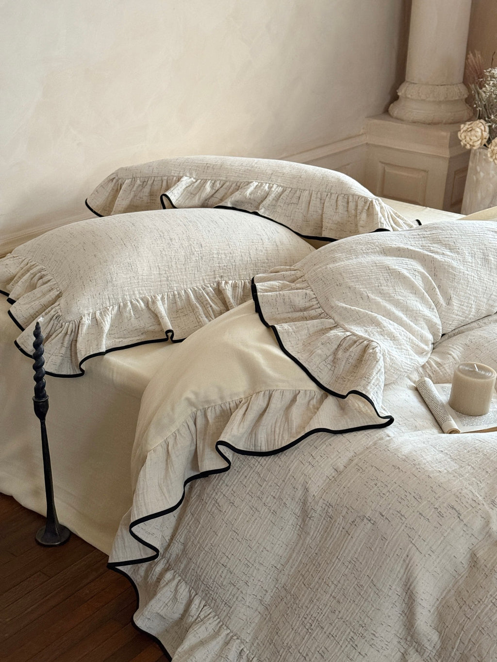 Ivory Black Piped Ruffle Cotton Muslin Duvet Cover original reference image 3
