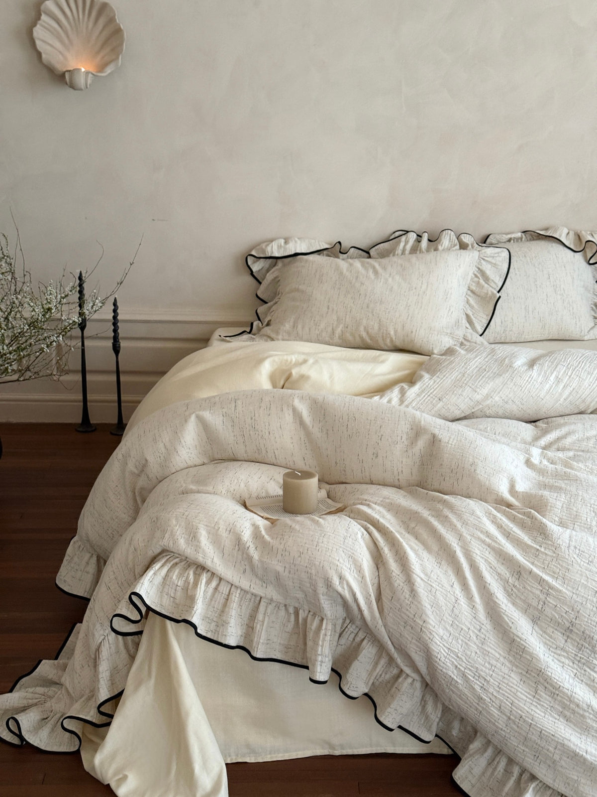 Ivory Black Piped Ruffle Cotton Muslin Duvet Cover original reference image 4