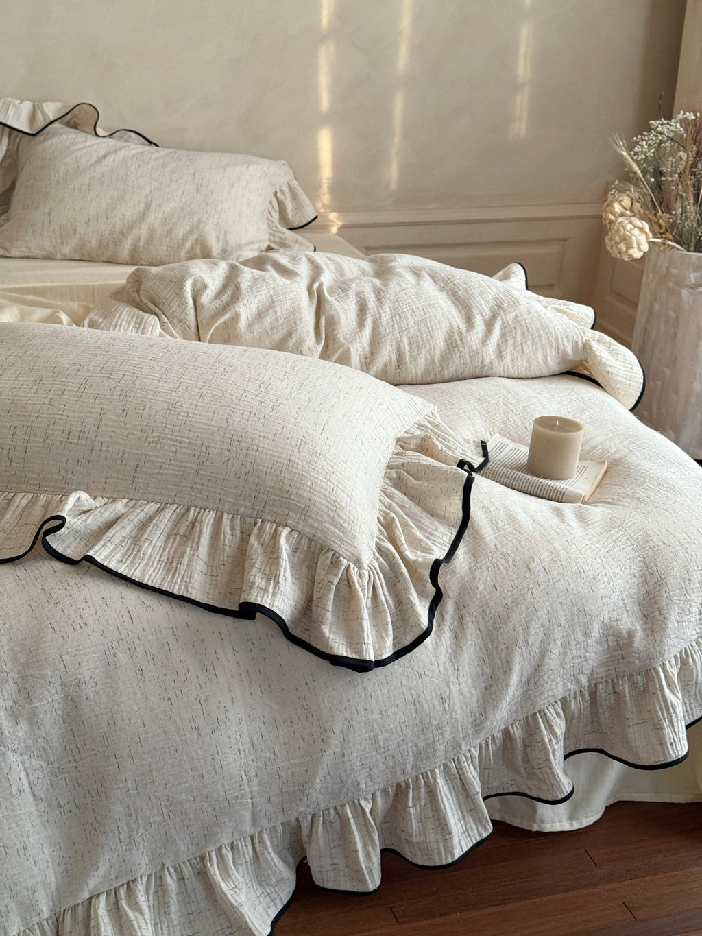 Ivory Black Piped Ruffle Cotton Muslin Duvet Cover original reference image 10
