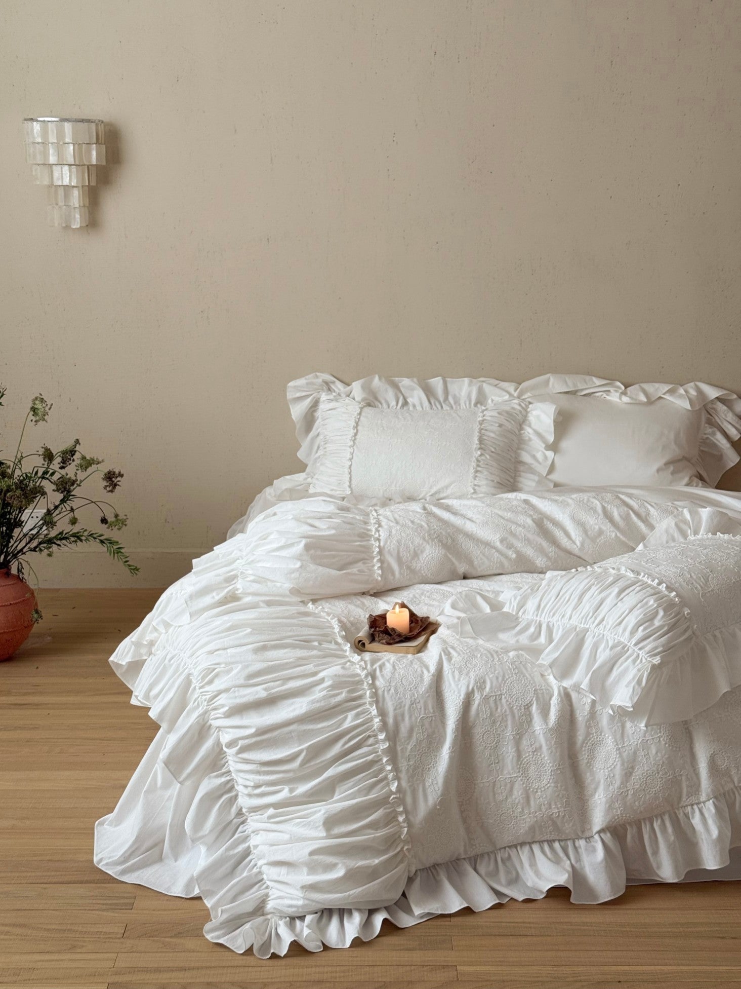 Ivory Lace Medallion Ruffle Cotton Jacquard Duvet Cover original reference image 2