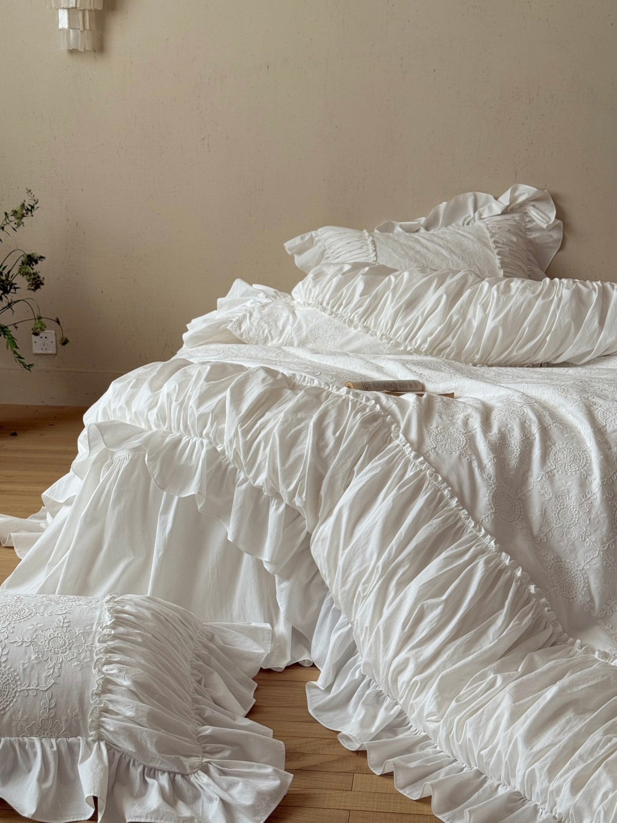 Ivory Lace Medallion Ruffle Cotton Jacquard Duvet Cover original reference image 3