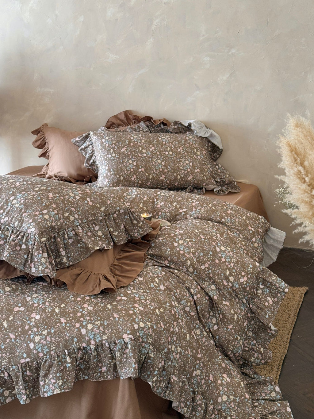 Mocha Meadow Floral Ruffle Cotton Double Gauze Duvet Cover original reference image 1