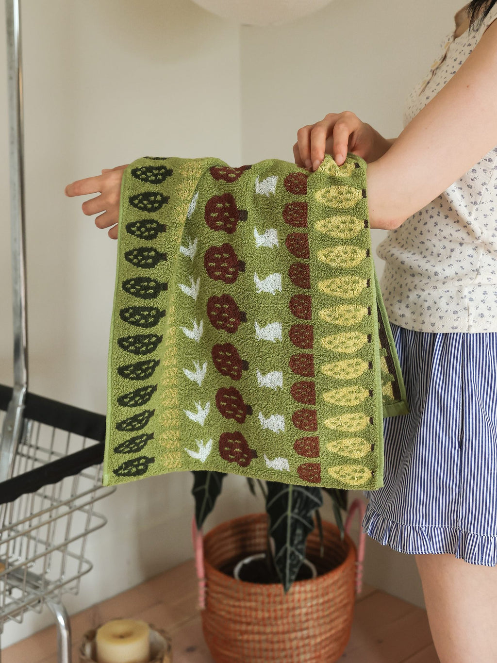 Orchard Dot Jacquard Cotton Bath Towel original reference image 5