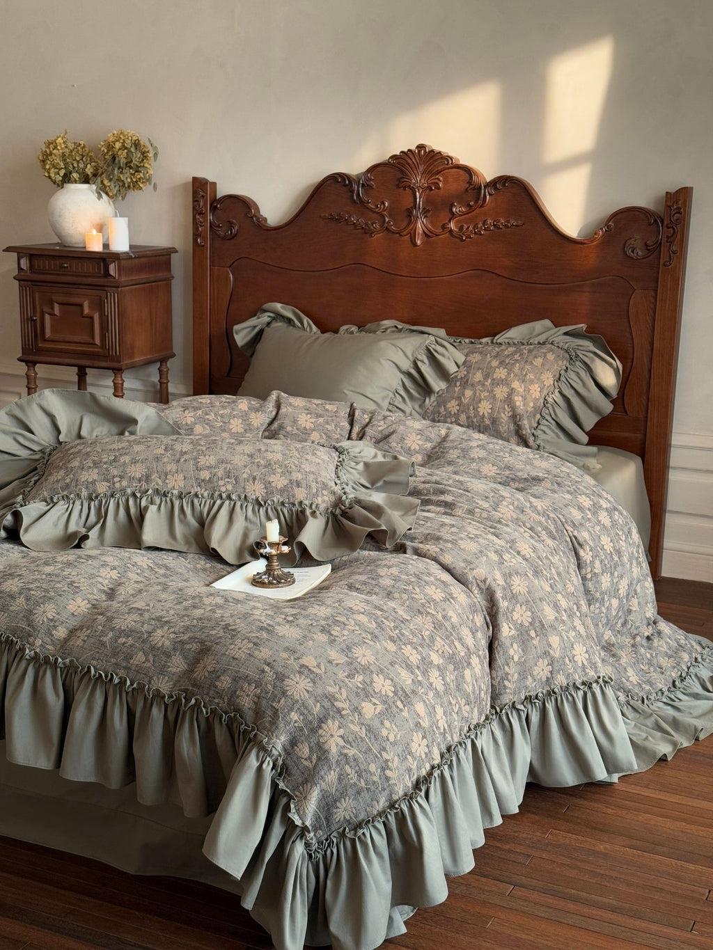 Sage Daisy Ruffle Cotton Jacquard Duvet Cover original reference image 6