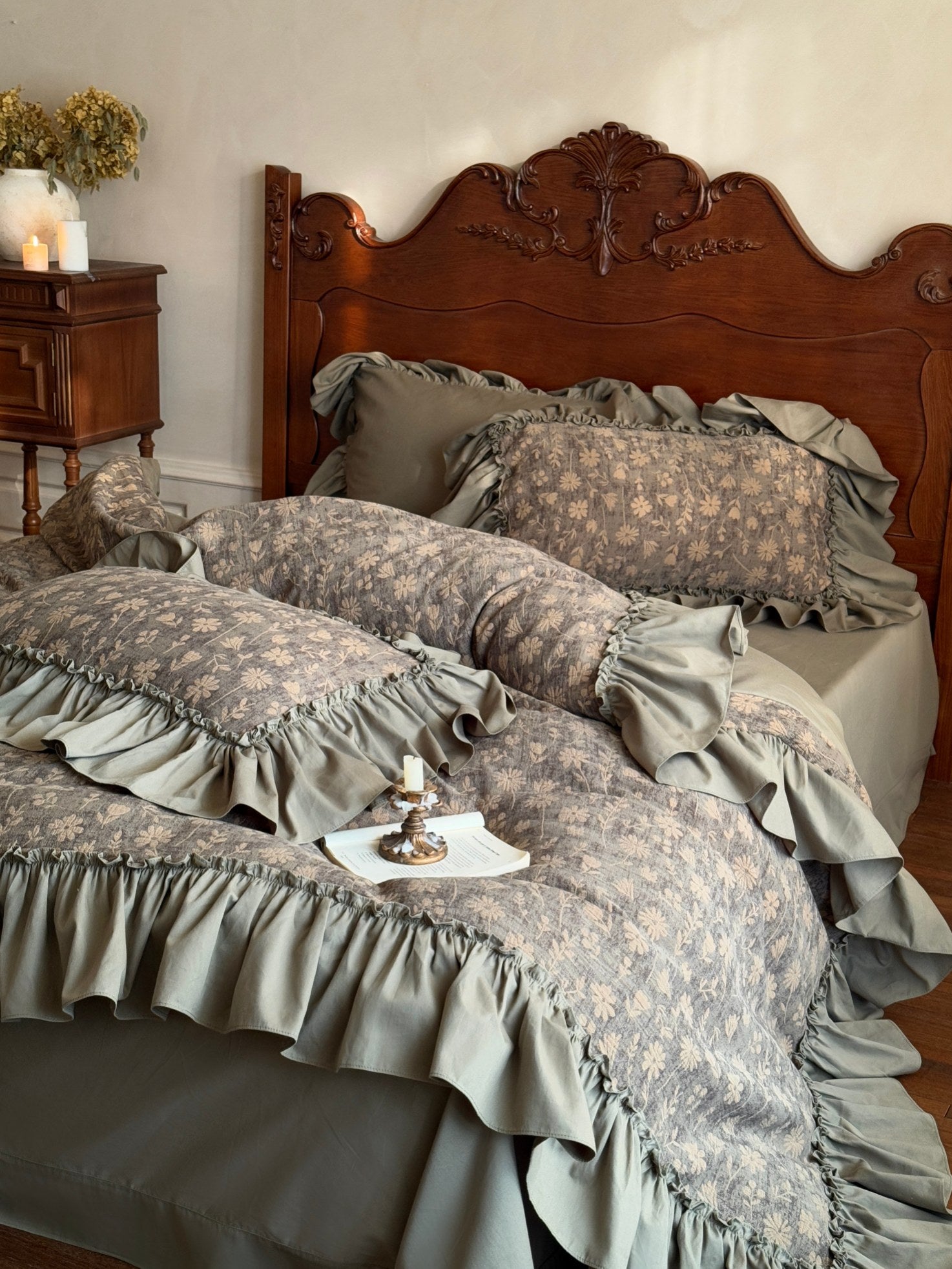 Sage Daisy Ruffle Cotton Jacquard Duvet Cover original reference image 9