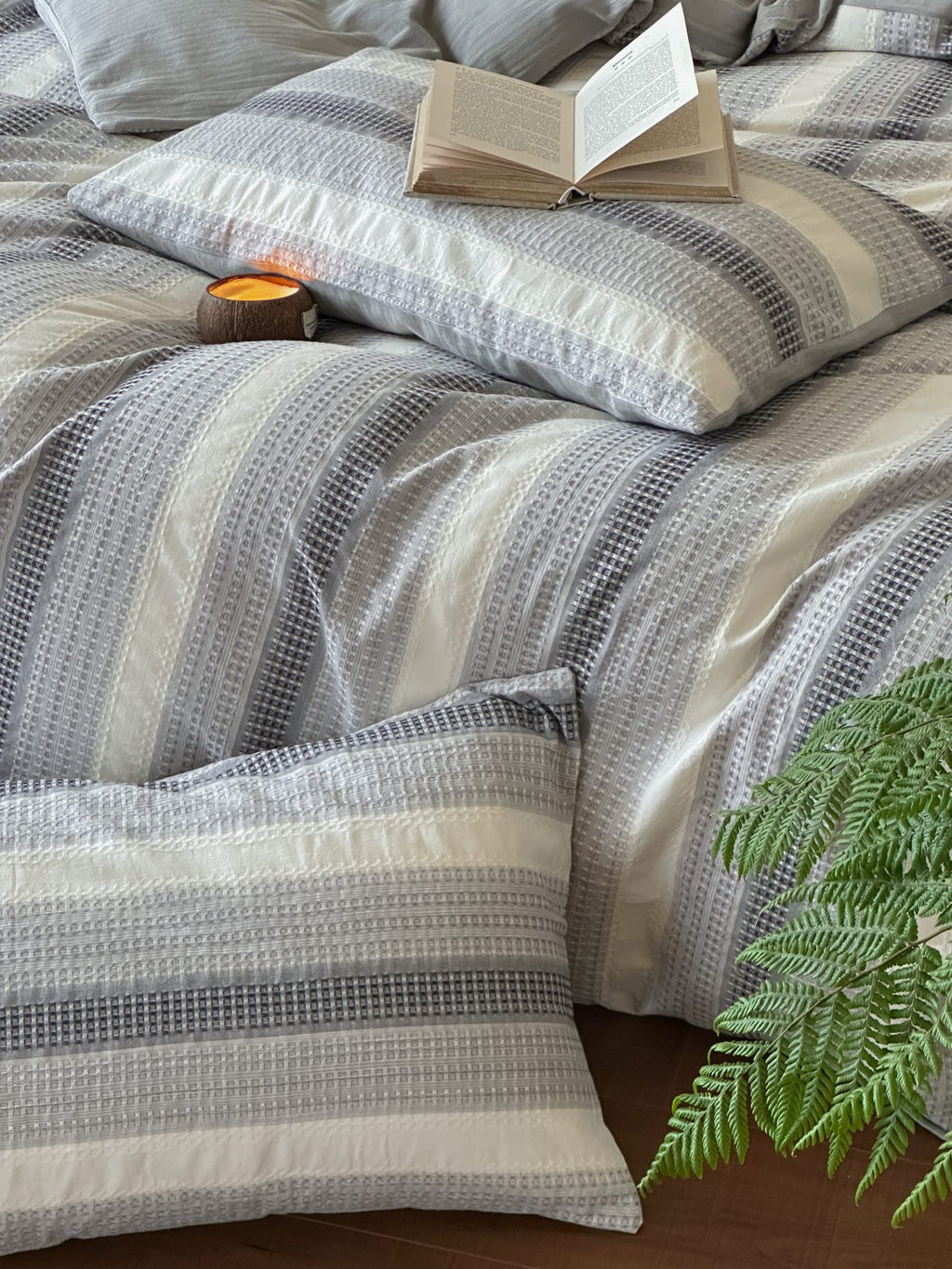 Silver Mist Jacquard Cotton Duvet Cover original reference image 8