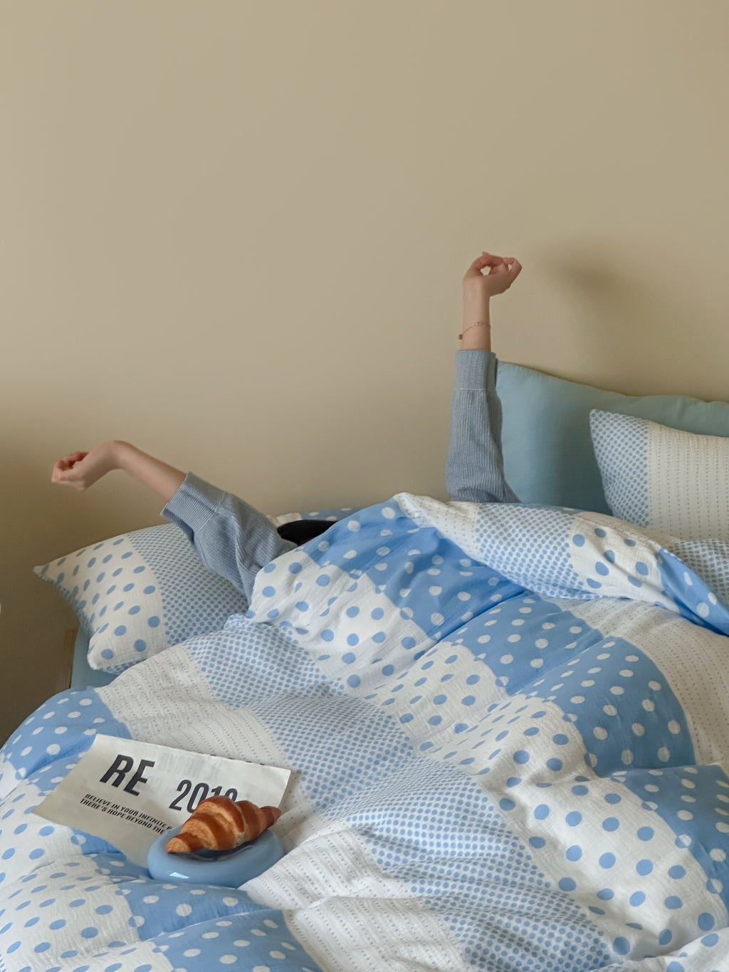 Sky Polka Dot Cotton Muslin Duvet Cover original reference image 3