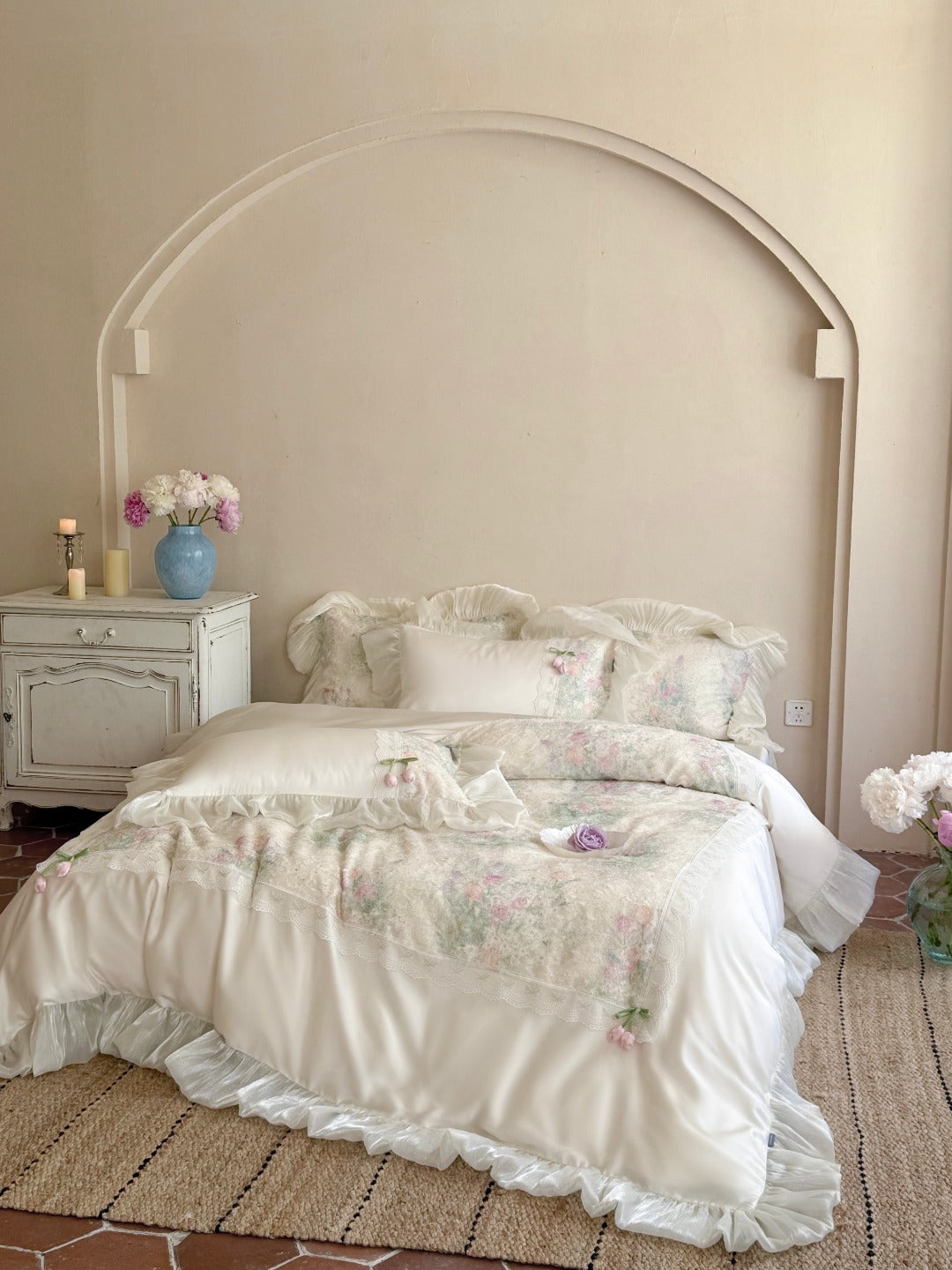 Tulip Lace Comforter Set original reference image 4