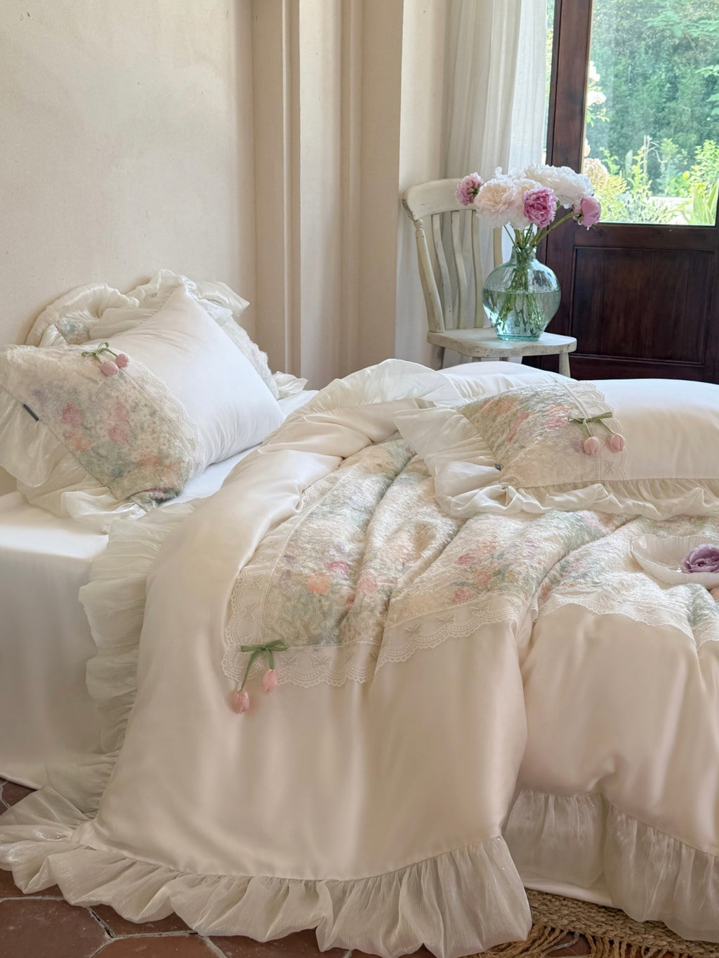 Tulip Lace Comforter Set original reference image 9