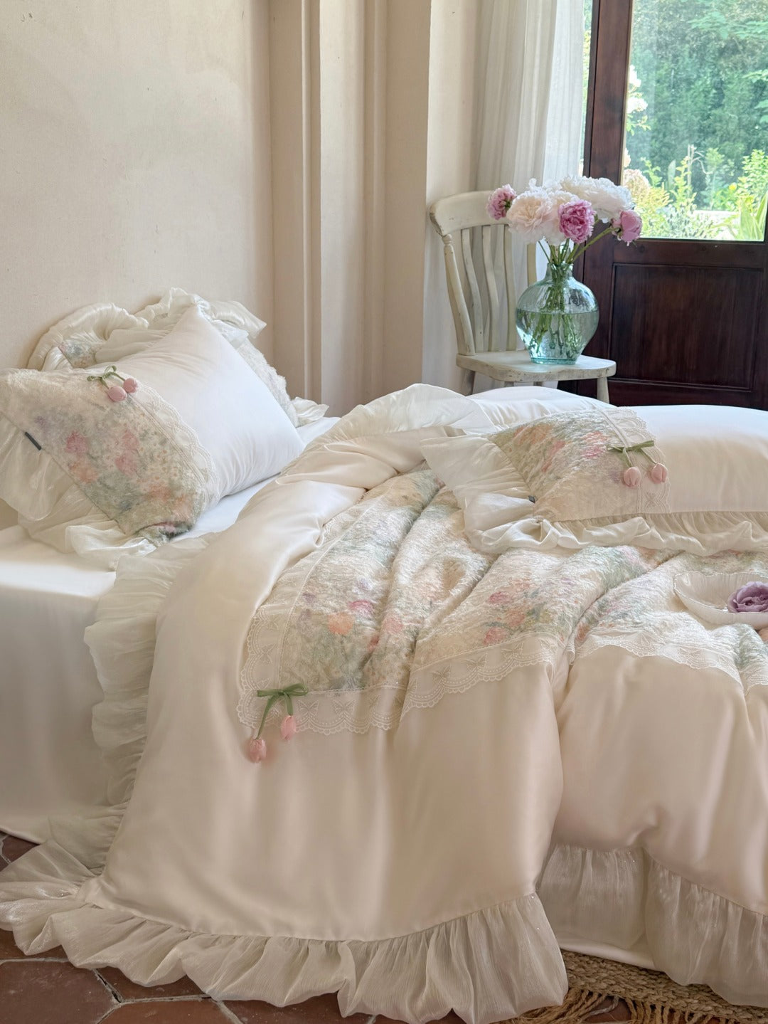 Tulip Lace Comforter Set original reference image 9