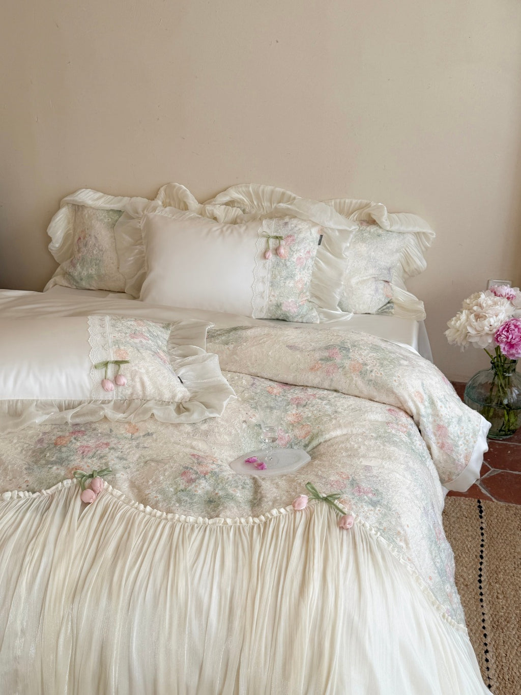 Tulip Veil Comforter Set original reference image 5
