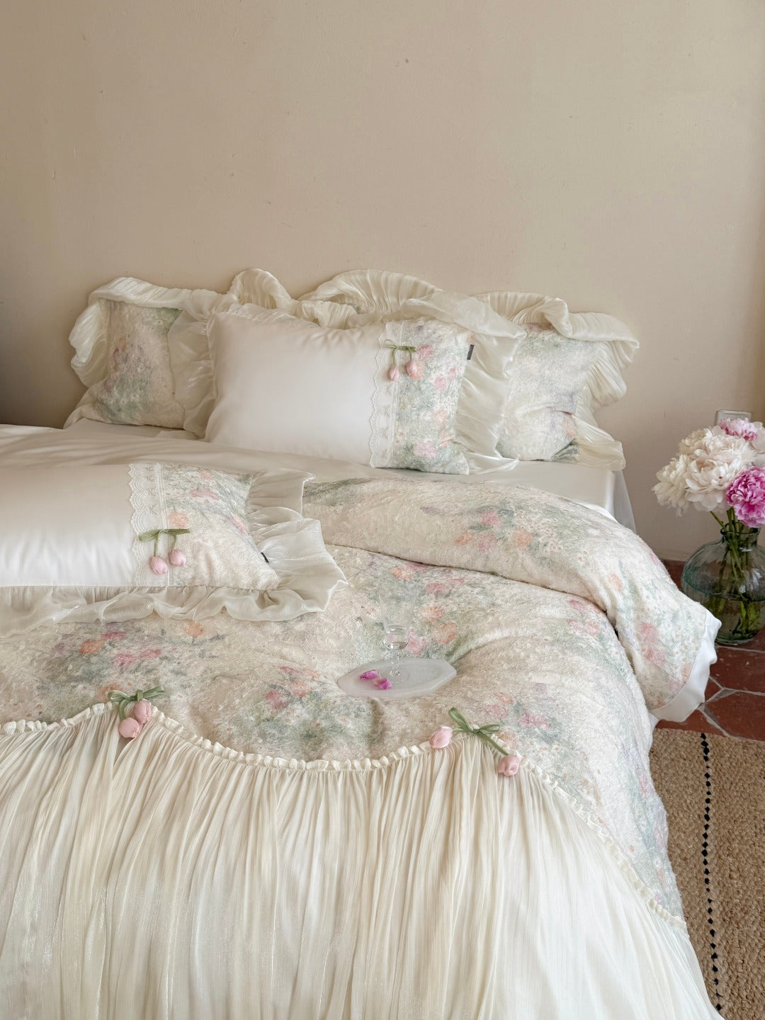 Tulip Veil Comforter Set original reference image 5