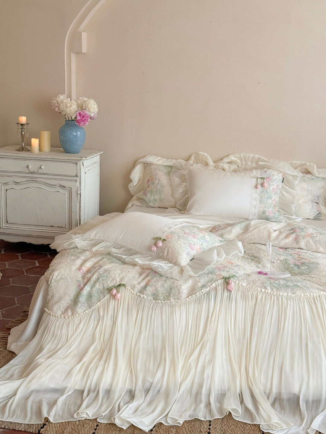 Tulip Veil Comforter Set original reference image 6