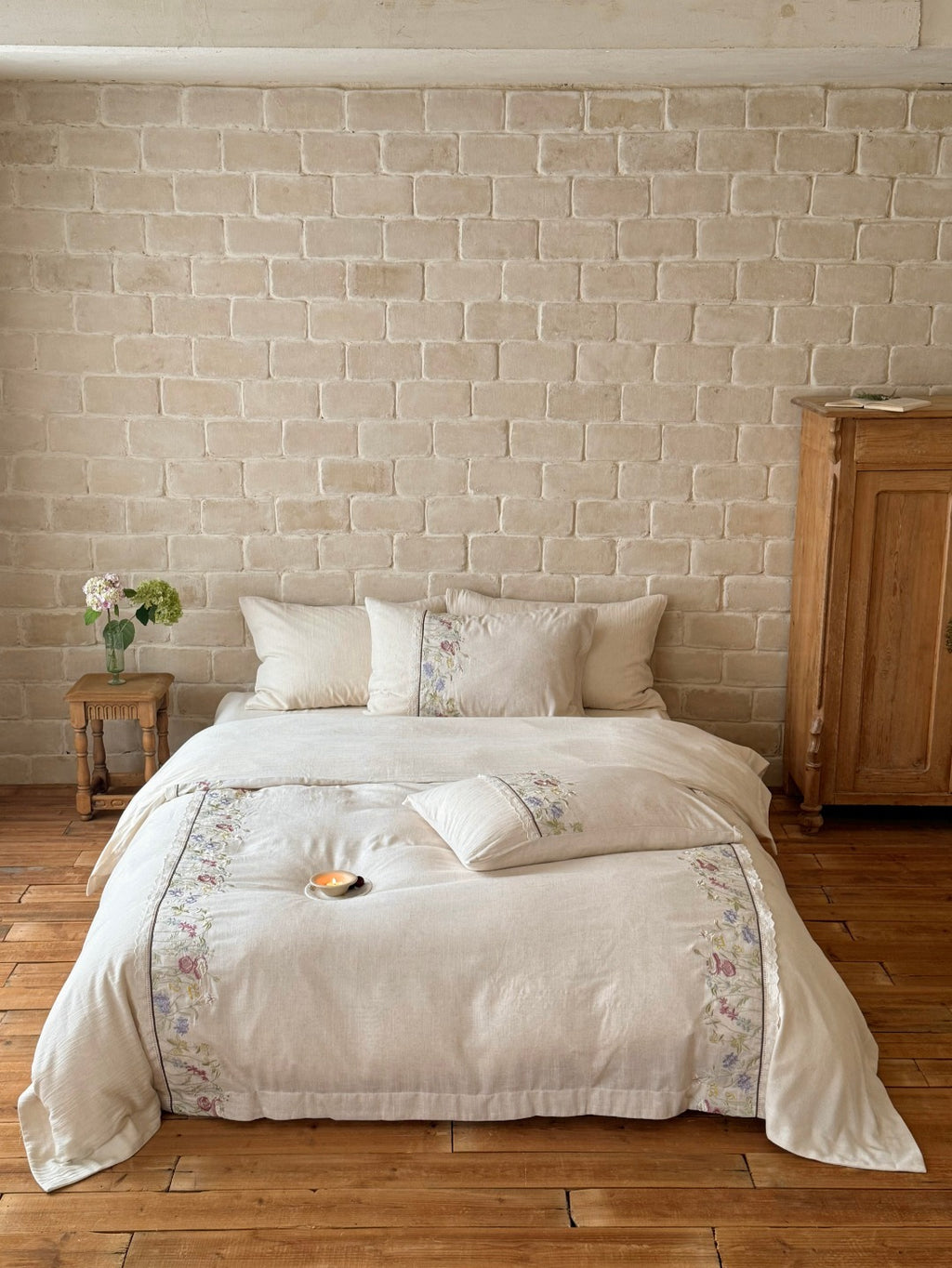 Vine Lace Cotton Linen Duvet Cover original reference image 2