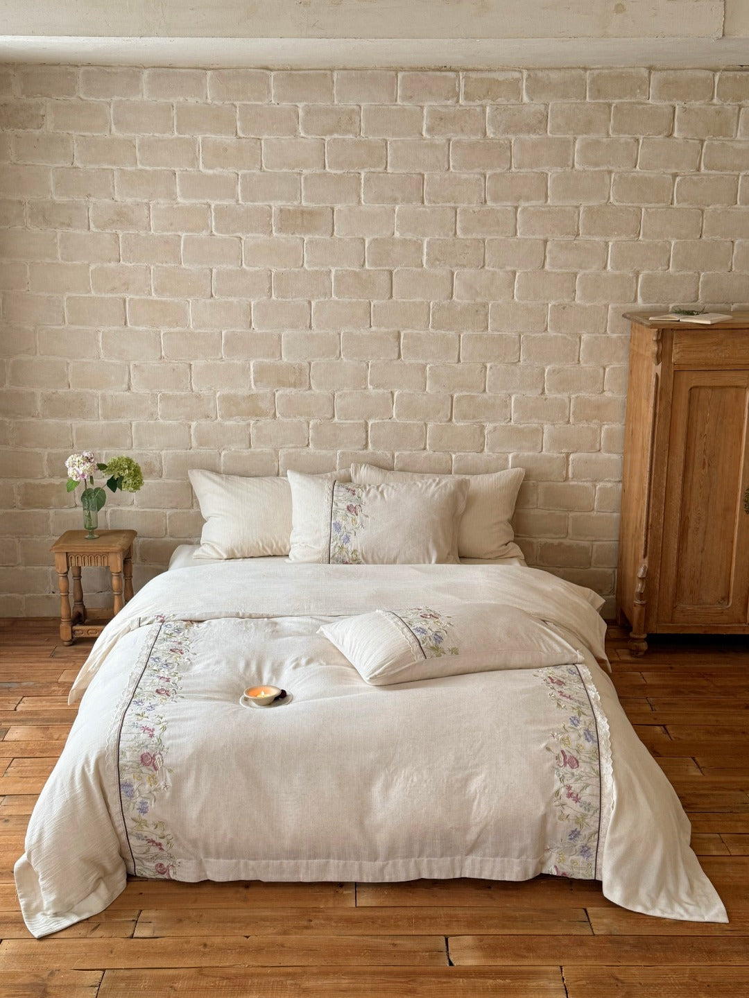 Vine Lace Cotton Linen Duvet Cover original reference image 2