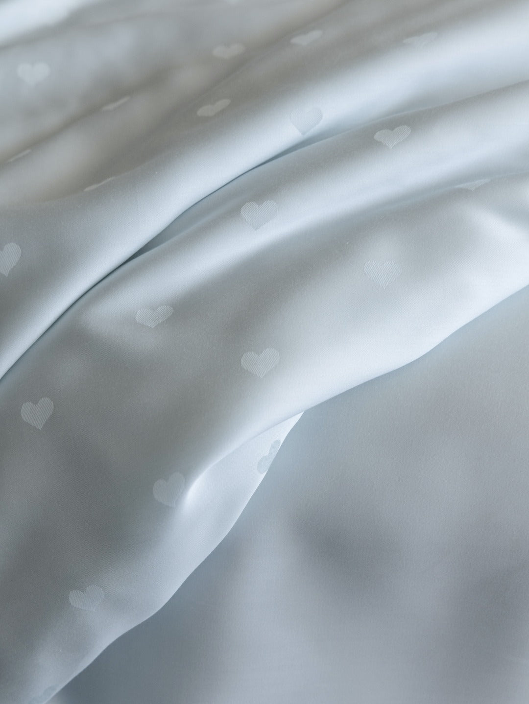 Whisper Heart  Jacquard Comforter - Blue original reference image 4
