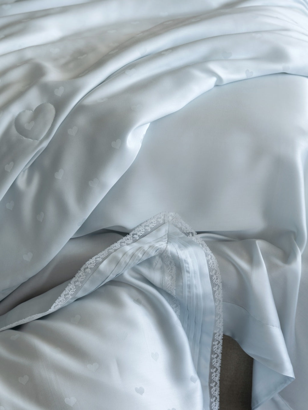 Whisper Heart  Jacquard Comforter - Blue original reference image 5