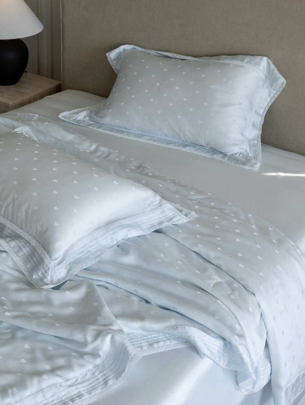 Whisper Heart  Jacquard Comforter - Blue original reference image 8