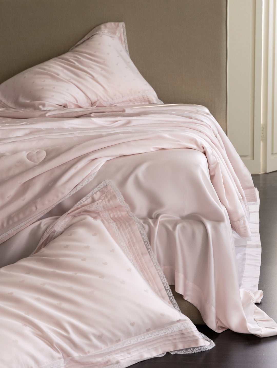 Whisper Heart  Jacquard Comforter - Pink original reference image 5