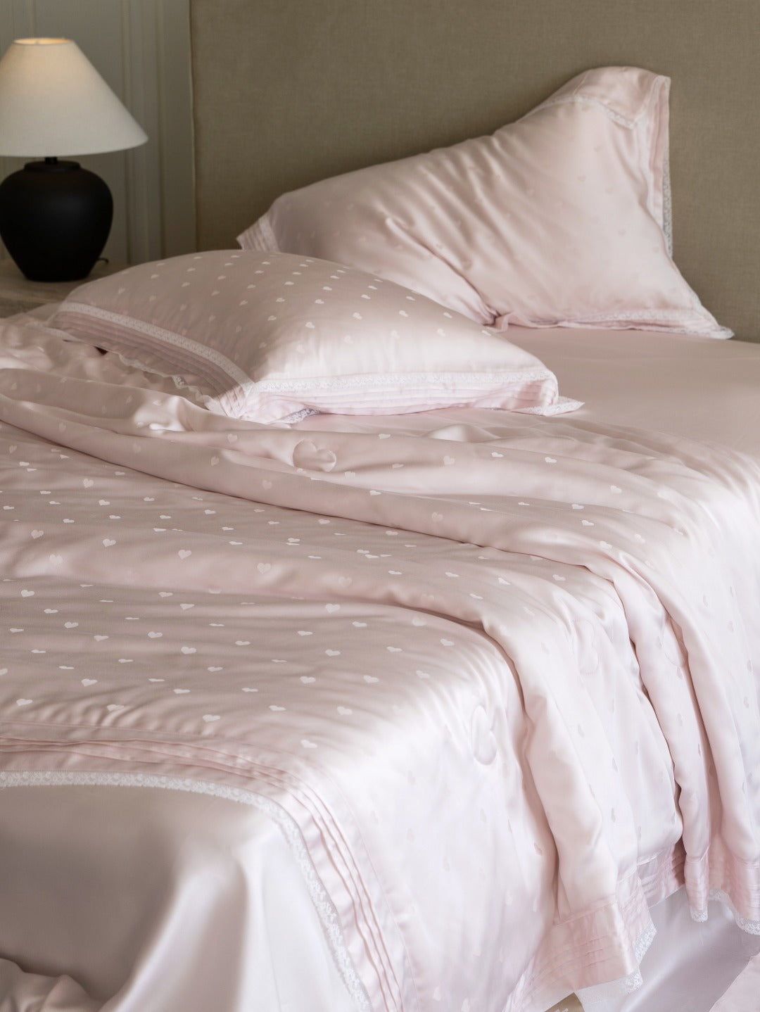 Whisper Heart  Jacquard Comforter - Pink original reference image 7