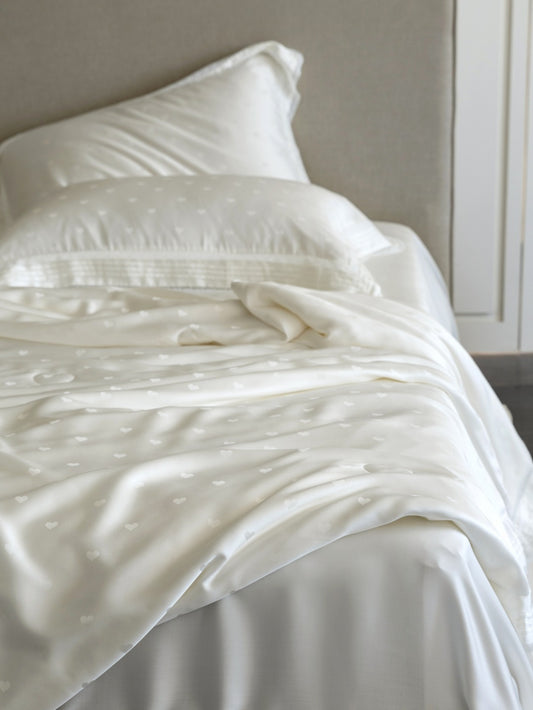 Whisper Heart  Jacquard Comforter - White original reference image 1