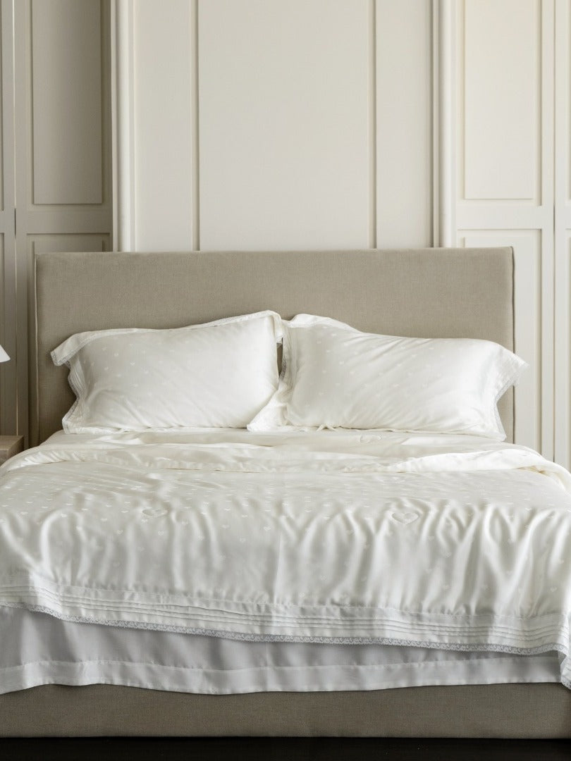 Whisper Heart  Jacquard Comforter - White original reference image 8